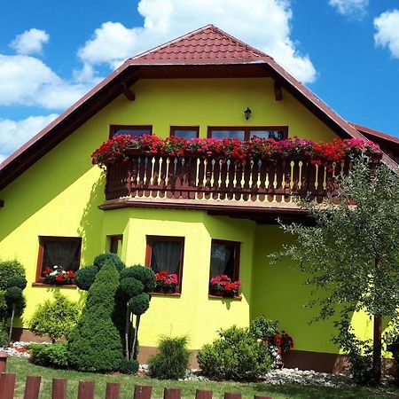 Apartman Adrianka Турчьянске-Теплице Экстерьер фото