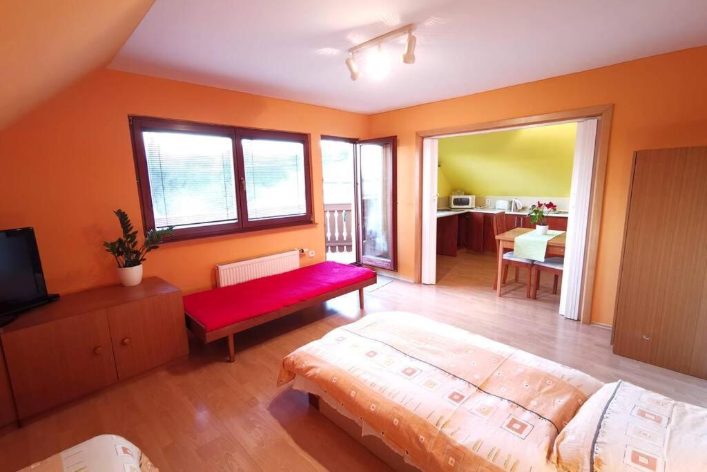 Apartman Adrianka Турчьянске-Теплице Экстерьер фото